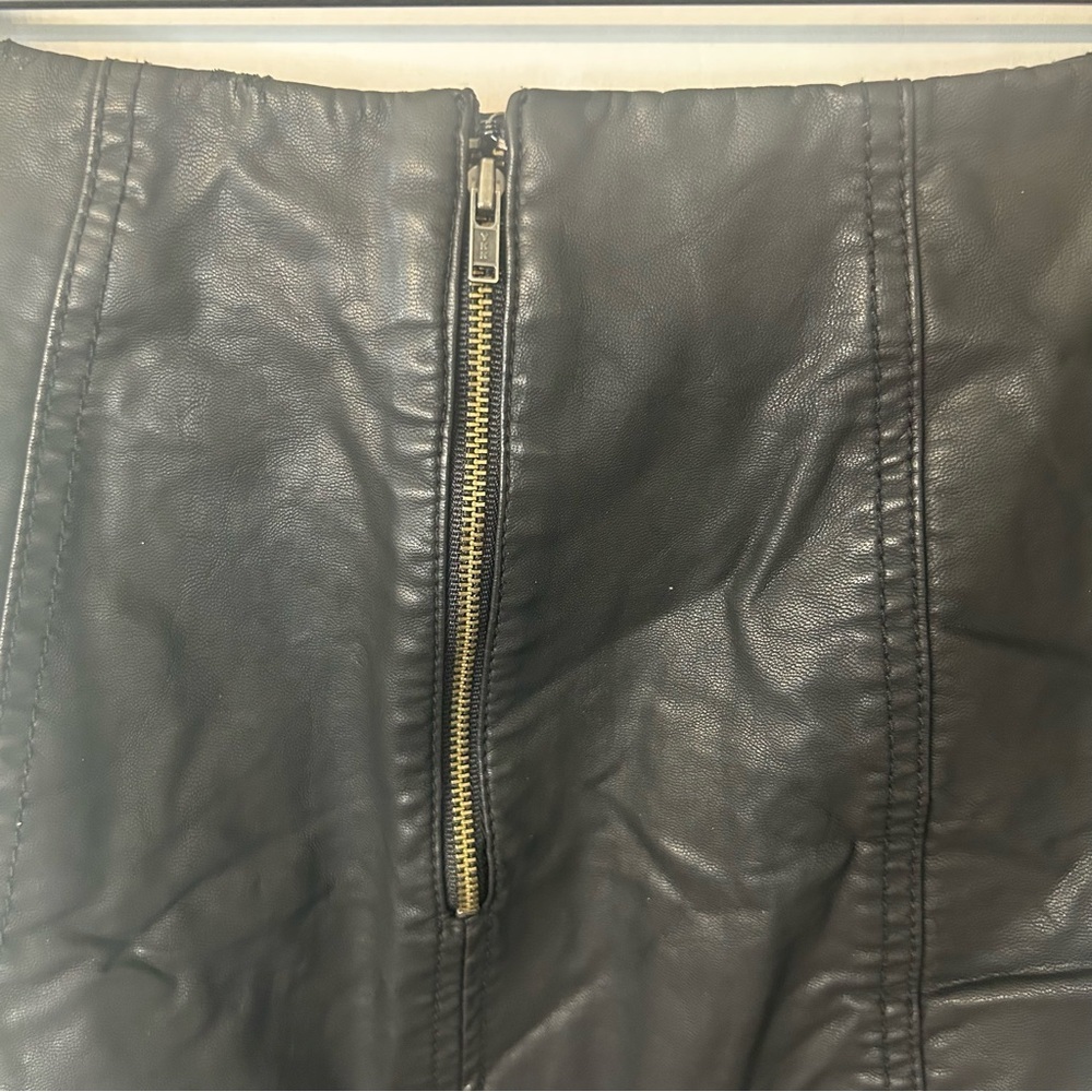 Free People Women’s Black Modern Femme Vegan Leather Mini Skirt, Size 2 - Picture 8 of 10